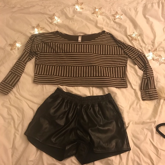 American Apparel off-shoulder long sleeve crop top - Picture 7 of 7